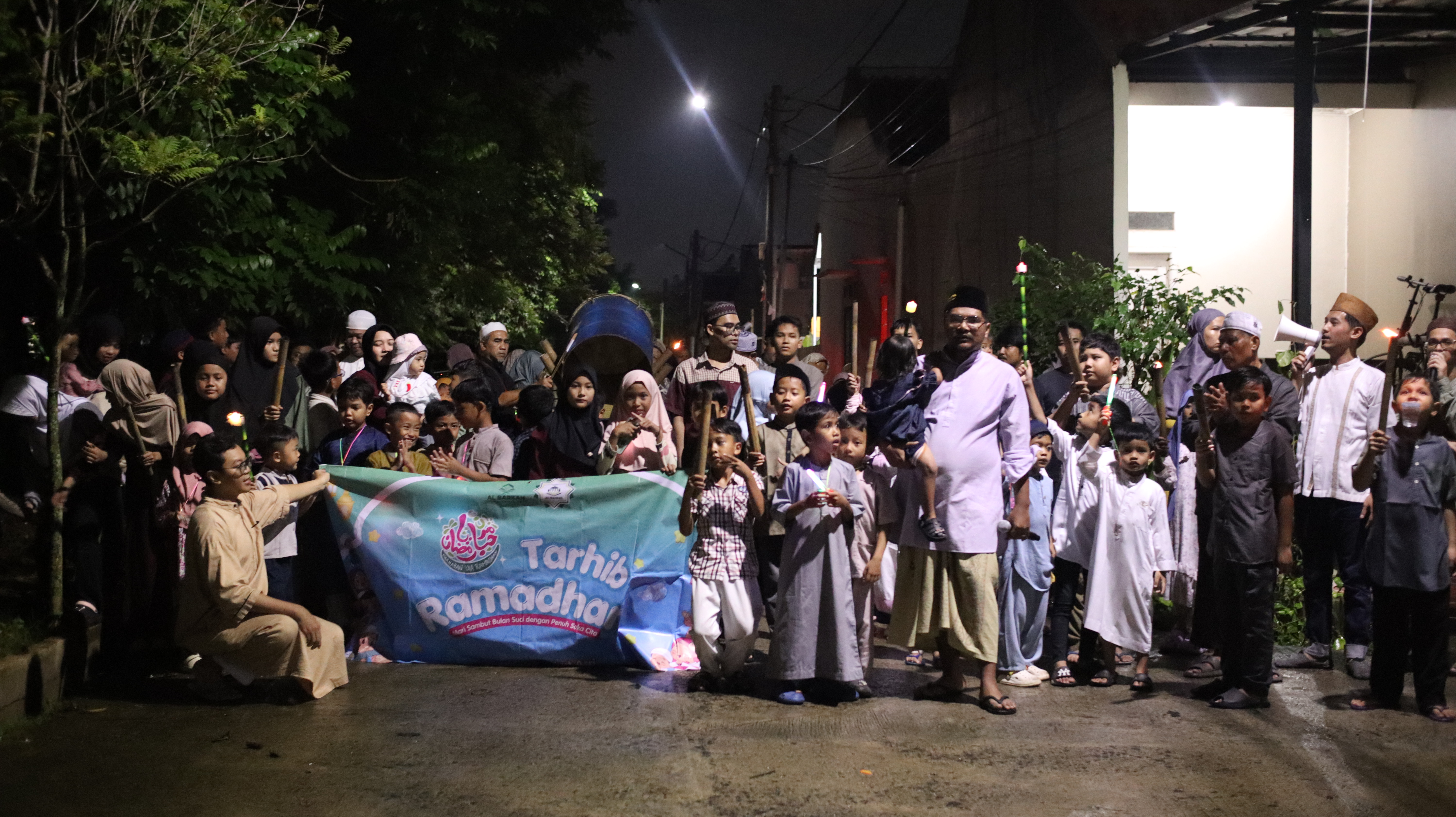 Tarhib Ramadhan Meriahkan Nuansa Alam Cilebut Asri dengan Pawai Obor Penuh Semangat